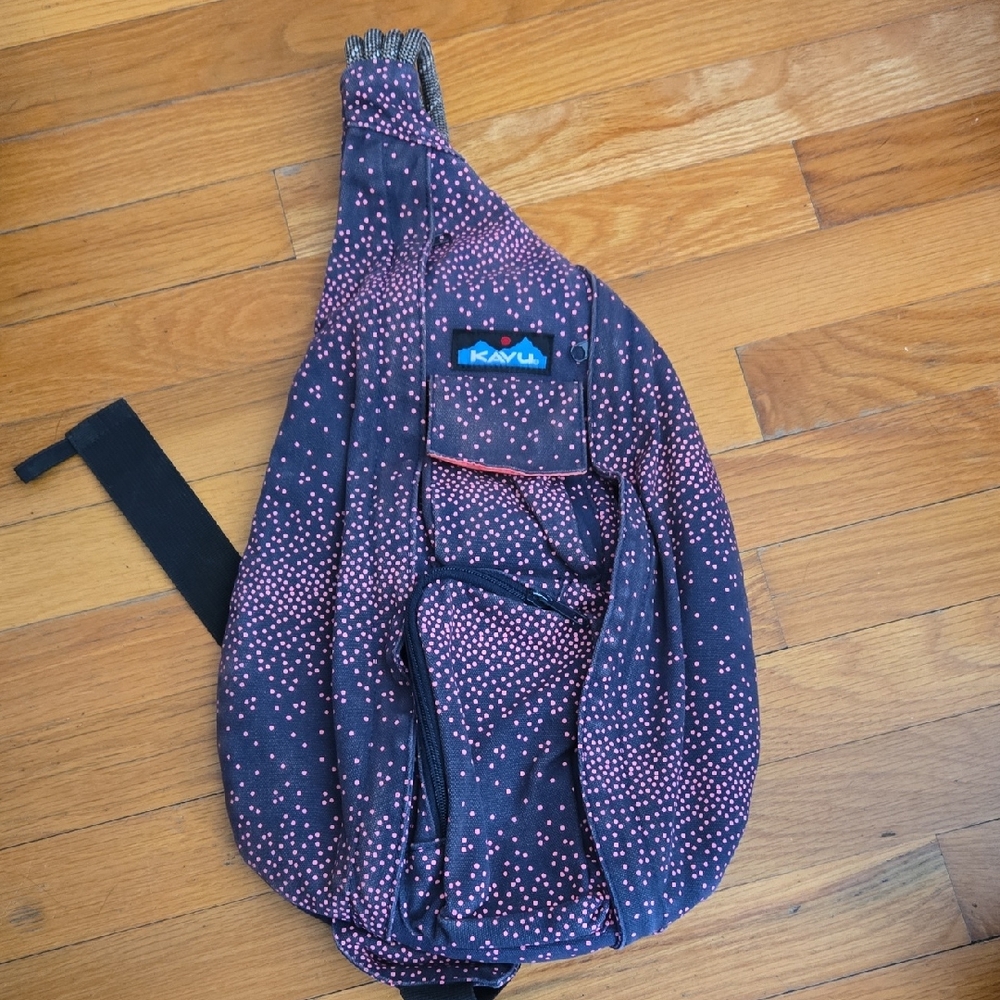 Kavu Black and Pink Dotted Sling Bag